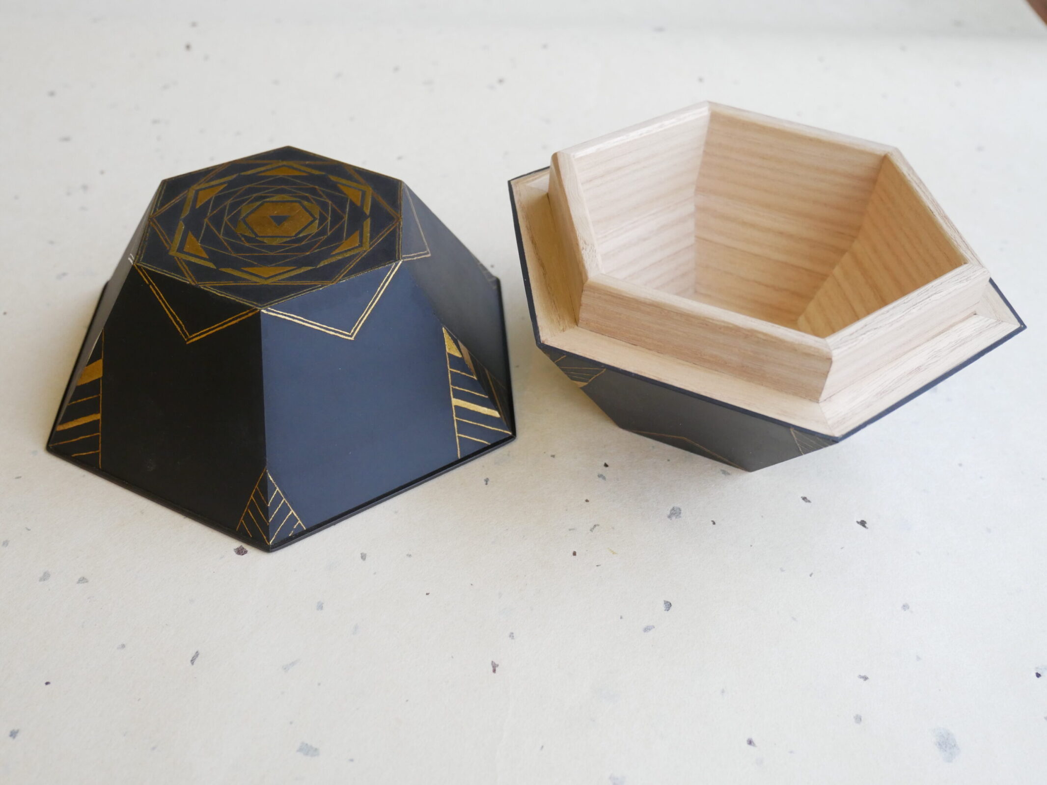 肥後象嵌箱内貼 8角錘（上・下） | 制作事例 | 木工房ひのかわ | 創作