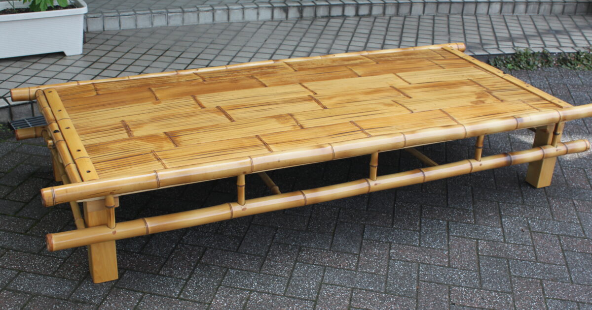 竹の重いテーブル 竹製品 年代物 骨董 本タガヤ 座敷卓 座卓 時代もの 希少 竹の重いテーブル 竹製品 年代物 骨董 本タガヤ 座敷卓 座卓 時代