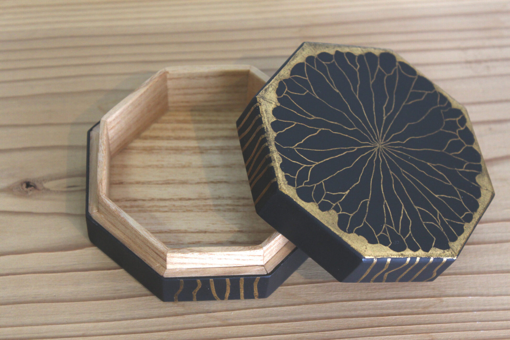 肥後象嵌内張り8角形 | 制作事例 | 木工房ひのかわ | 創作家具・注文