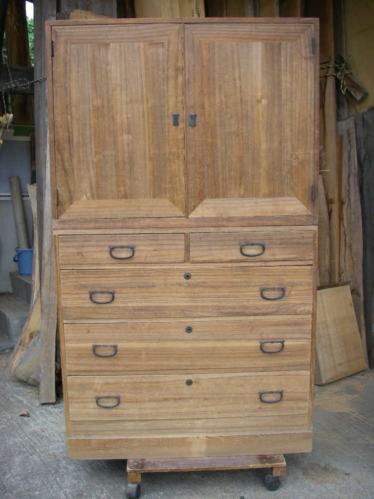 上下分割した桐箪笥(上段) | 制作事例 | 木工房ひのかわ | 創作家具