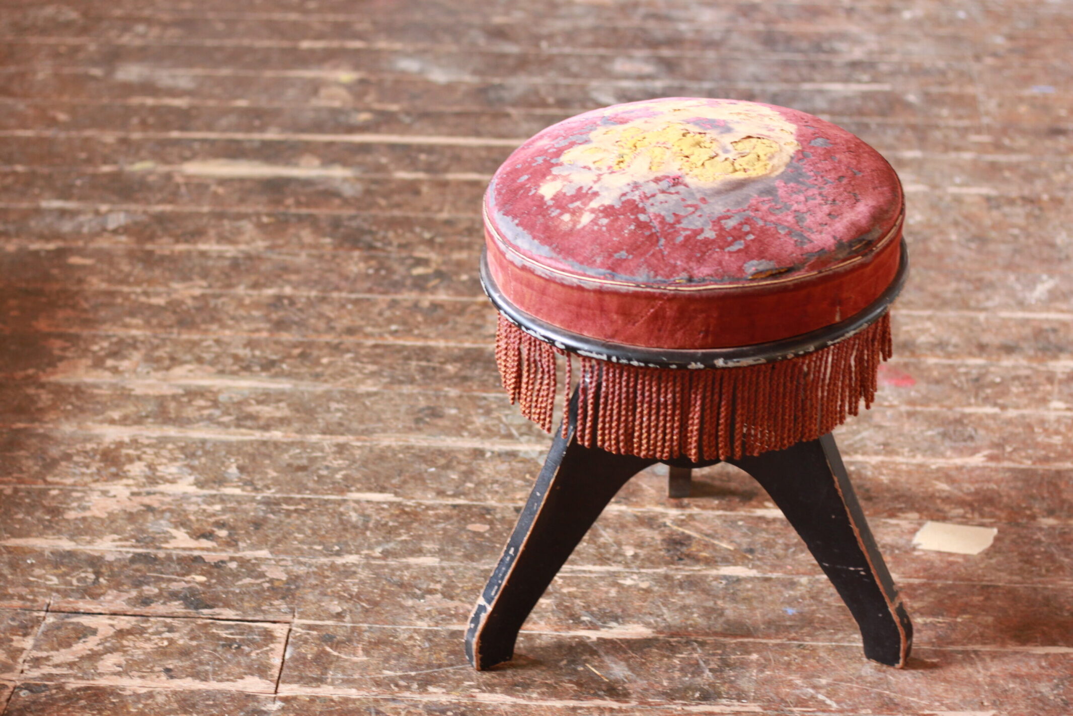 ピアノ丸椅子張替 | 制作事例 | 木工房ひのかわ | 創作家具・注文家具