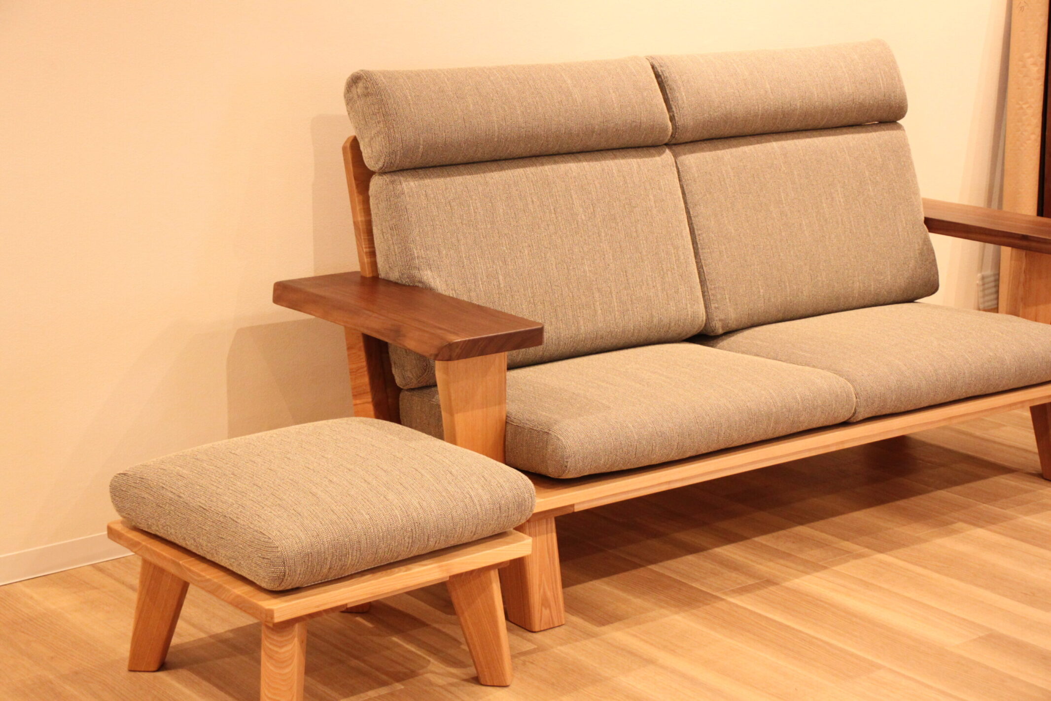 3Pソファ オットマン | 制作事例 | 木工房ひのかわ | 創作家具・注文