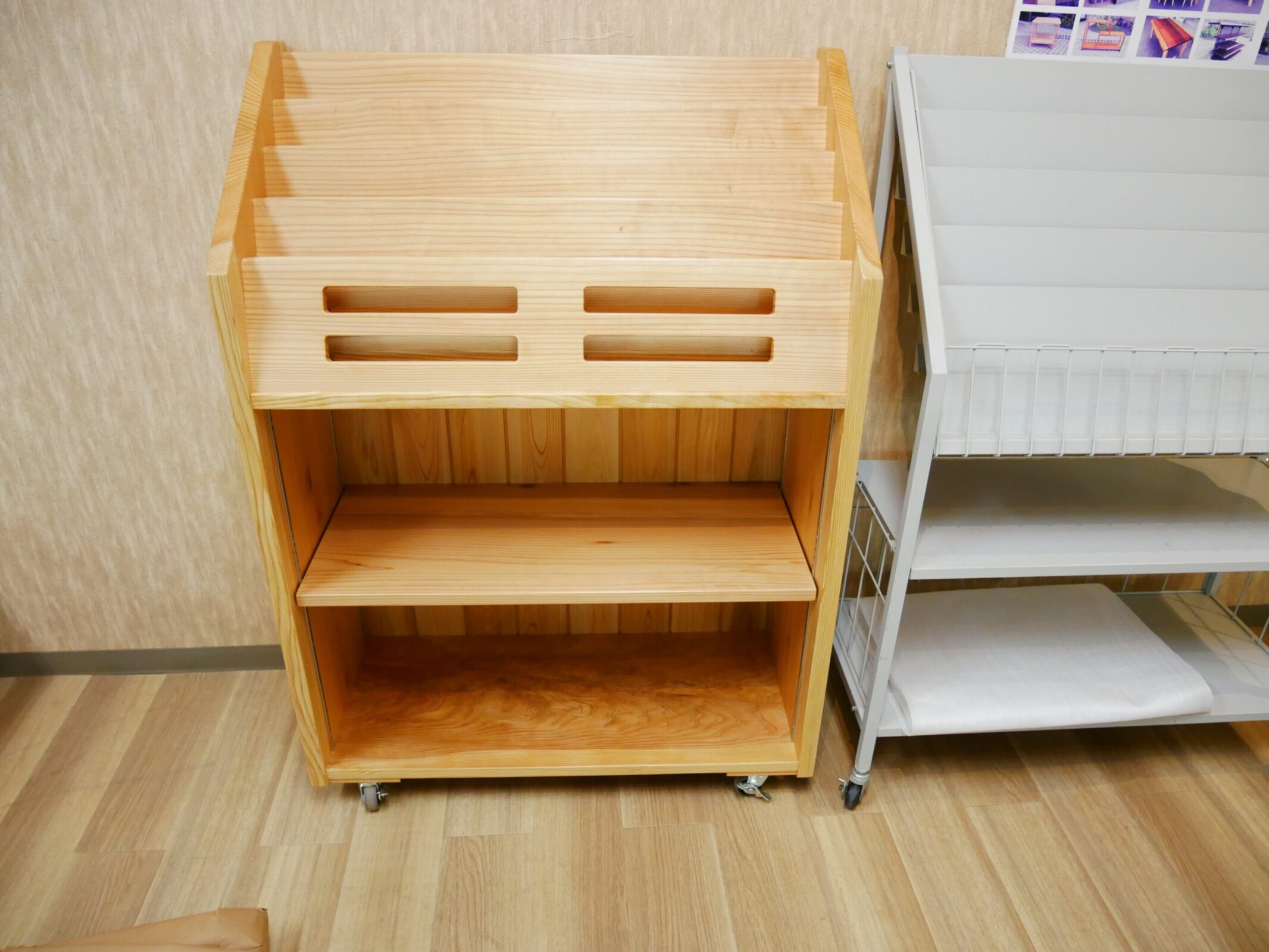 熊本県産杉の木製ファイルワゴン | 制作事例 | 木工房ひのかわ
