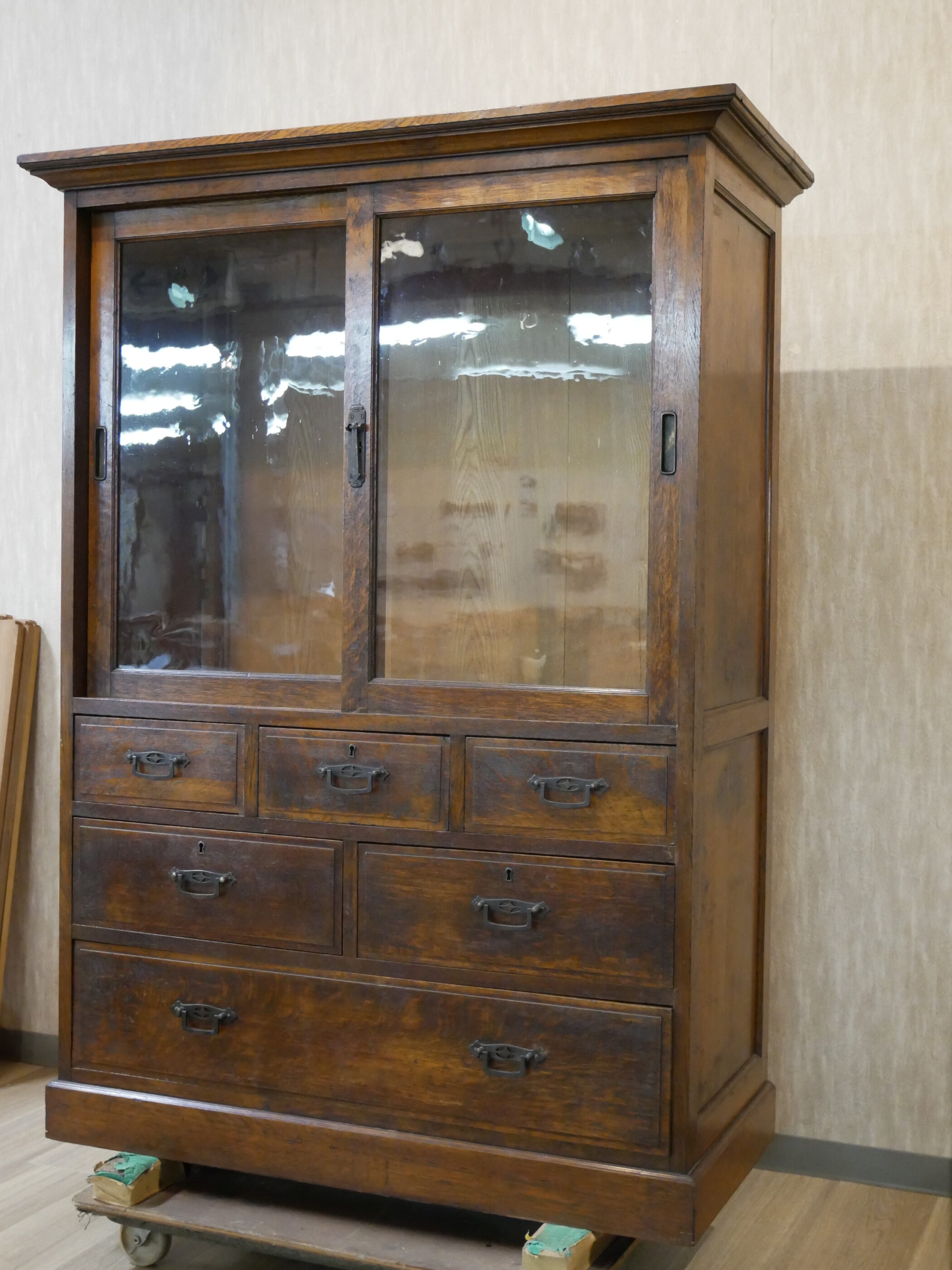 昭和初期 古家具 木製収納棚 食器棚 修理前 現状渡し リメイクベース ナラ