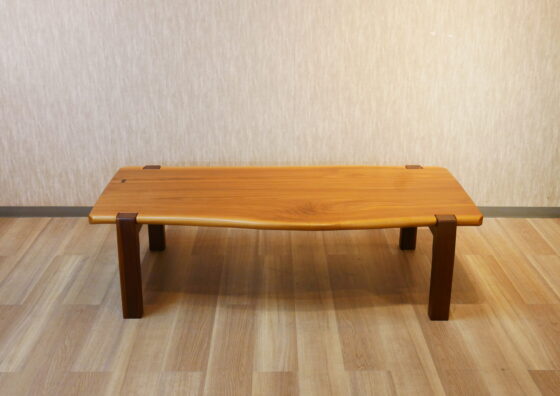 丸太輪切りセンターテーブル | 制作事例 | 木工房ひのかわ