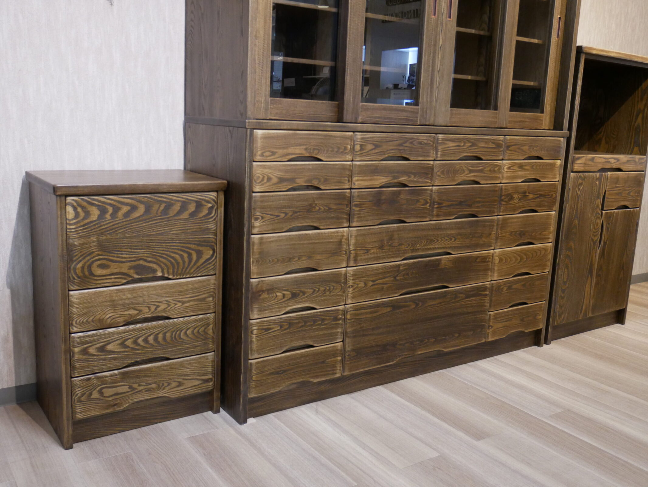 食器棚（上下ジョイント）チェスト（4段抽斗）レンジ台 | 制作事例