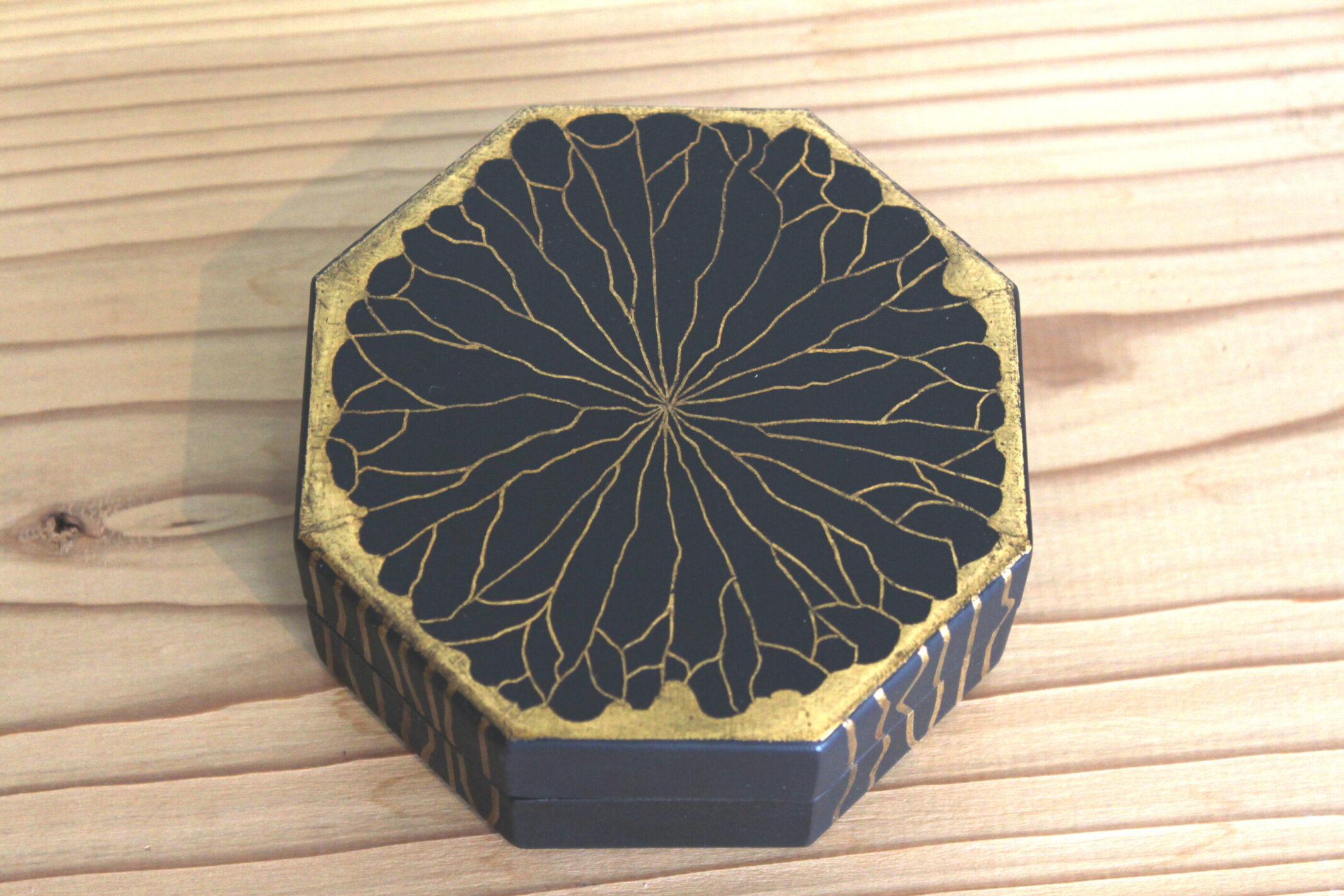 肥後象嵌内張り8角形 | 制作事例 | 木工房ひのかわ | 創作家具・注文