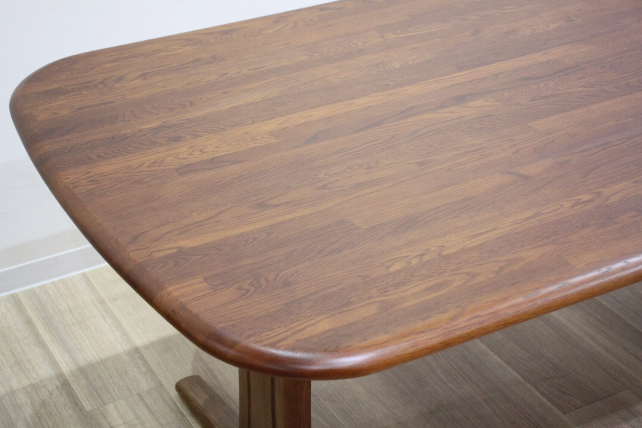 天板剥離再塗装済！美品♪ ラウンドエクステンションテーブル　直径113cm 天板剥離再塗装済！美品♪ ラウンドエクステンションテーブル 直径113cm