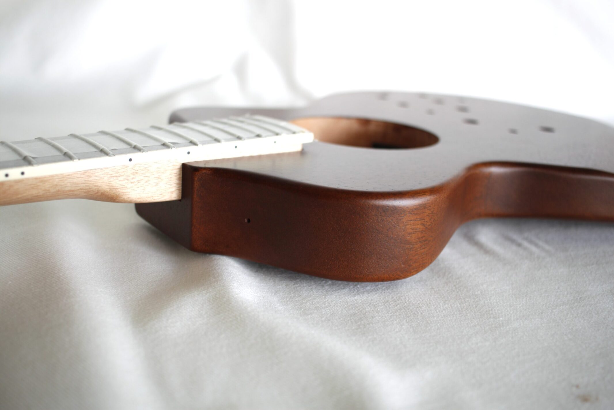 持込材でエレキギターボディ加工 | 制作事例 | 木工房ひのかわ | 創作